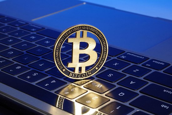 11月21日外盘头条：比特币4月来首次跌破8.7万美元 巴菲特加持助推Alphabet大逆转 联储官员对提前降息不安